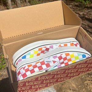 Brand New Size 6 Women’s Rainbow Checkered Vans